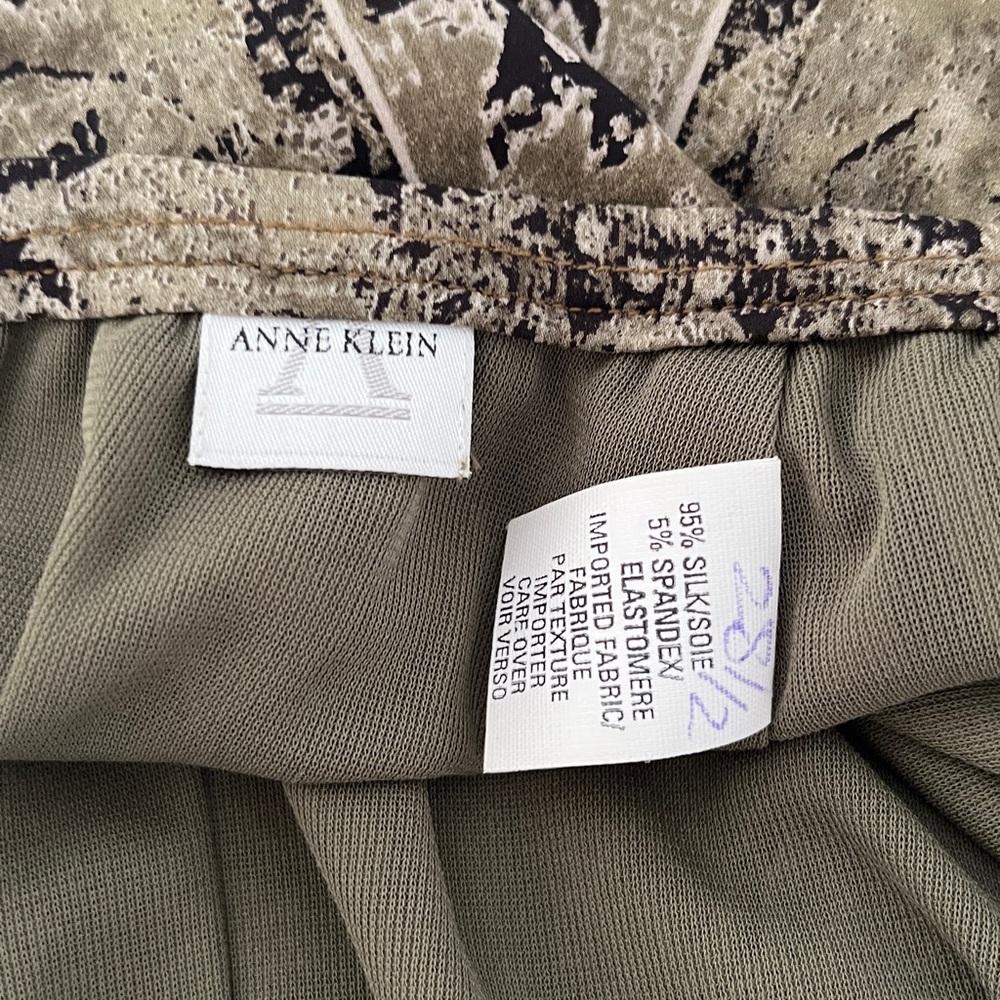 100% Silk Anne Klein Olive and Black Patterned Pencil Skirt - Picture 6 of 6